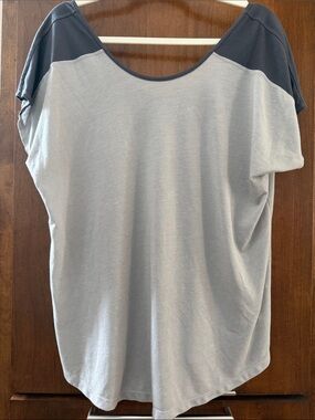 Asics Two-Tone Scoop Neck Short Sleeve Top in Light Gray and Dark Gray